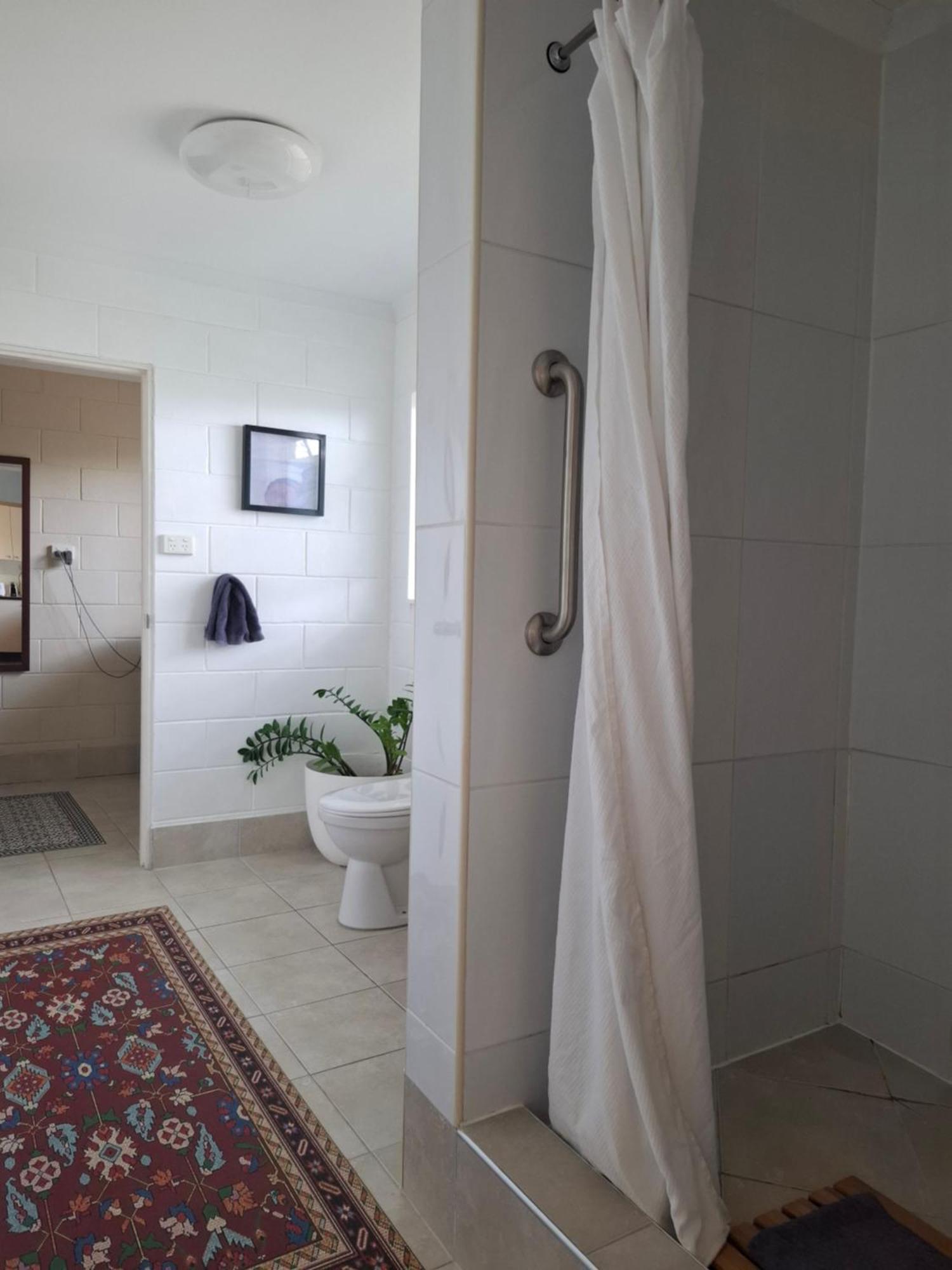 J & Ella'S Holiday House - 1 Bedroom, 1 Bathroom Home Cooktown Exteriör bild